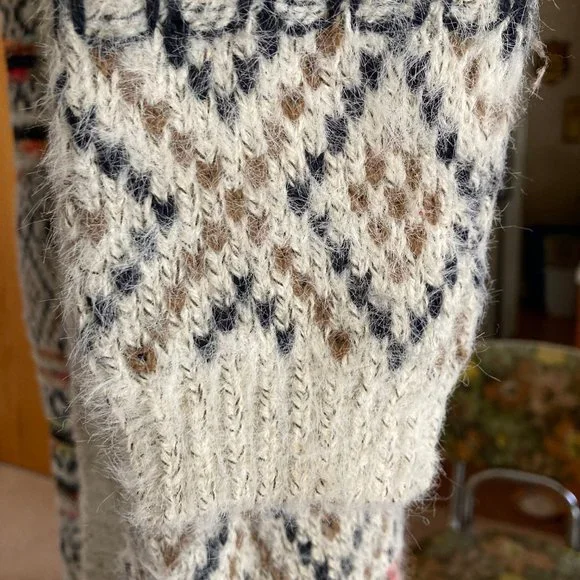 Sweater - Picture 3 of 6